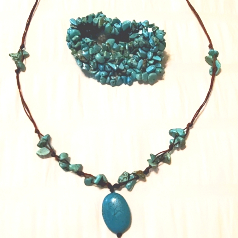 Matching Necklace & Bracelet Set